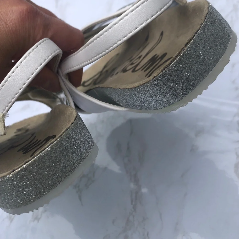 Sam Edelman girl’s Bethel Kandi white heart crisscross sandal shoes size 3
